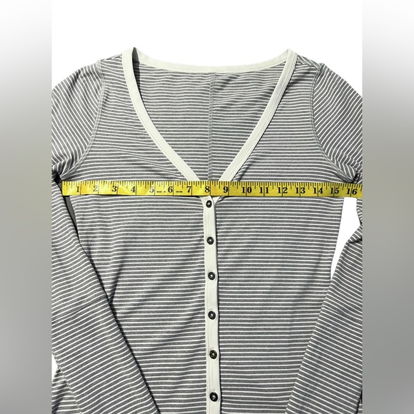 Lululemon Awesoma Henley Hyper Stripe Heathered Slate Ghost Size 4 - Picture 7 of 8
